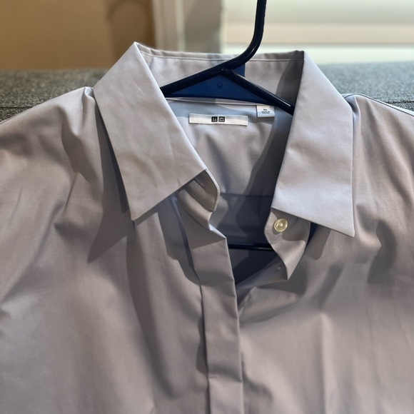 Uniqlo button up dress shirt - Picture 4 of 4